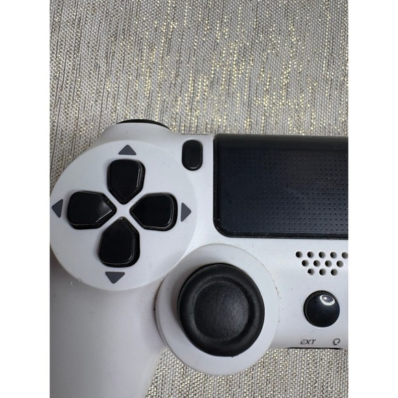 Wireless PS4 Controller by ZR Computer Entertainment Black and white - Picture 7 of 10